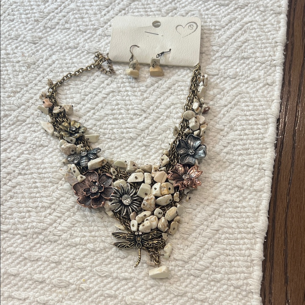 Elegant Floral and Dragonfly Necklace Set